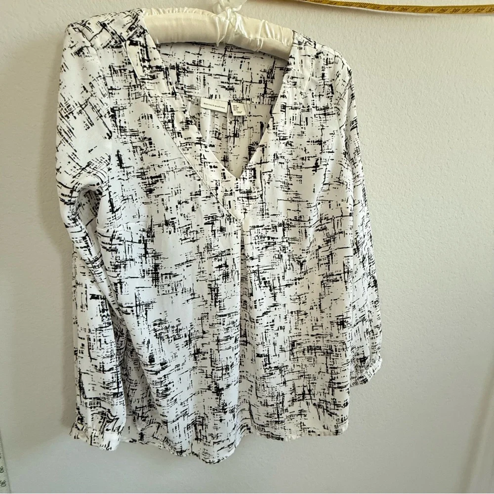 Mercer & Madison Monochrome Patterned Blouse Small - Picture 12 of 14